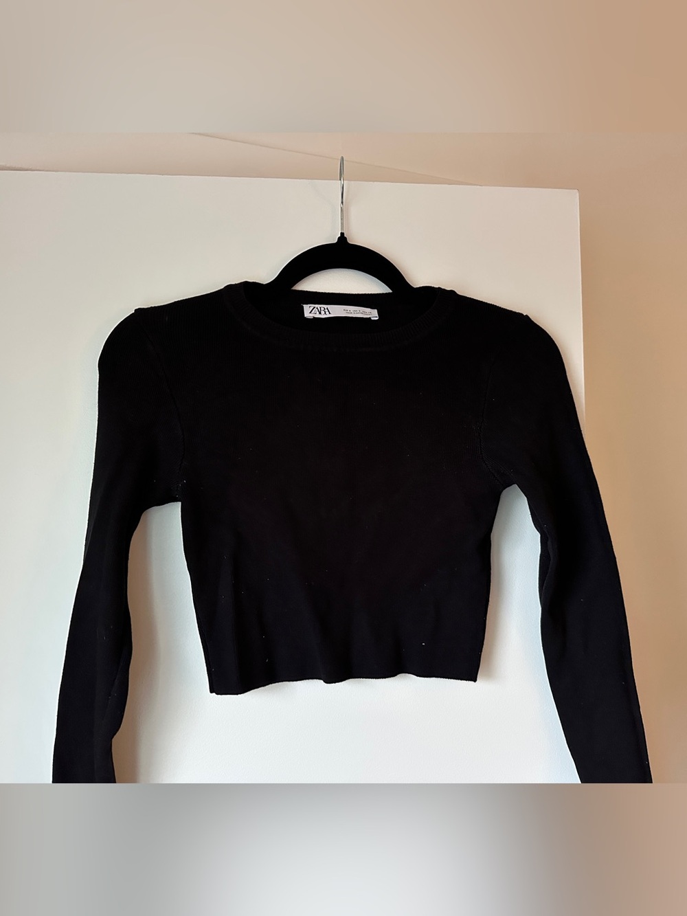 Zara Black Ribbed Long-Sleeve Crop Tee
